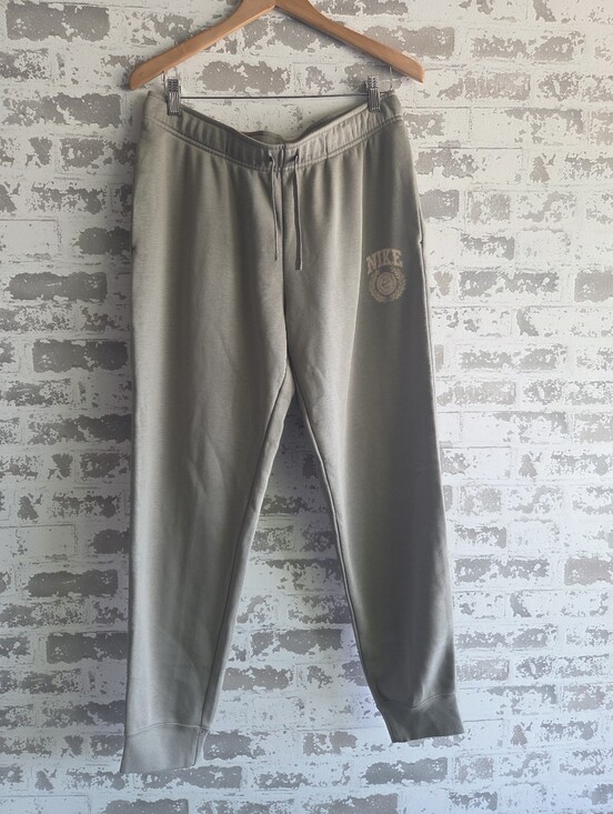 Nike Pants - Nike Club Fleece Joggers Light Army Green Crest Logo Pants Women’s Large HQ2978